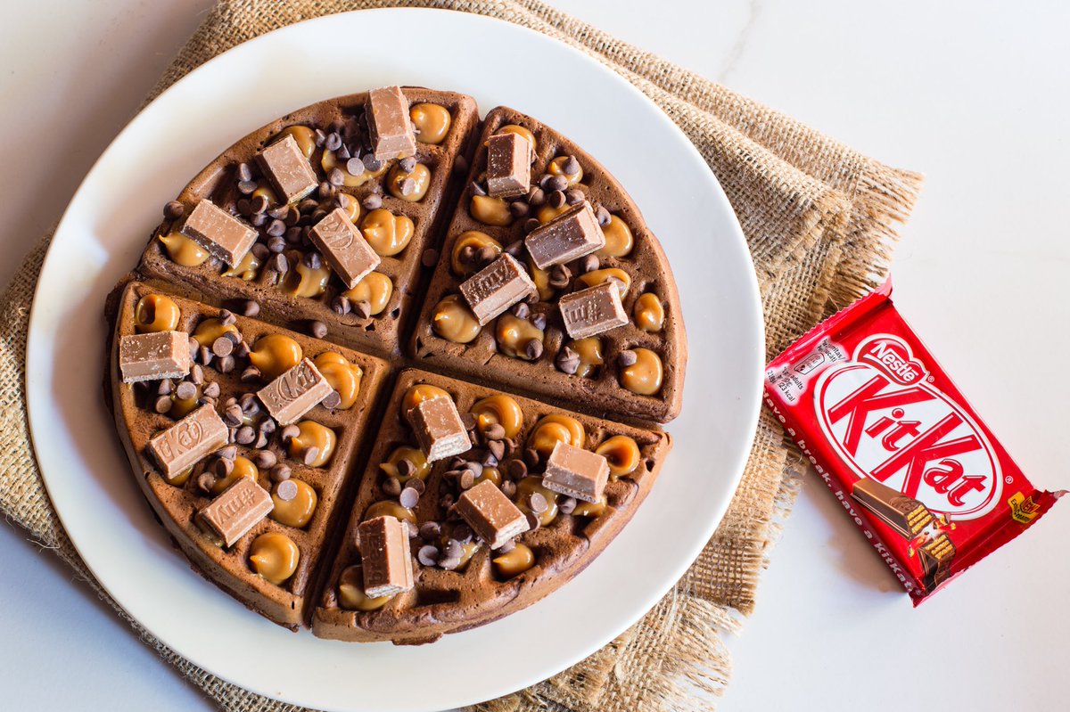 MrWafflepy's tweet photo. Have a break #waffledeldia Hoy  Mr. Kit Kat entero a 20.000 gs 🎁 #miércoles https://t.co/lyINkEBPfd