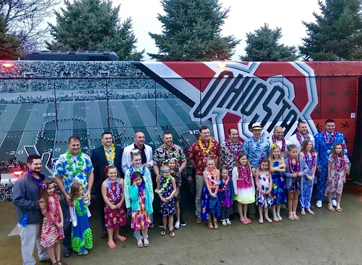 BloomCarrollLSD's tweet photo. Another Father/Daughter Dance is in the books at BCHS! On Saturday, Feb. 24th, the Student Ambassadors organized “Luau” themed activities for the big event! Over 504 people attended and had fun doing the hula on the dance floor! #bcwows #theBCexperience https://t.co/bnO1S7LO4N