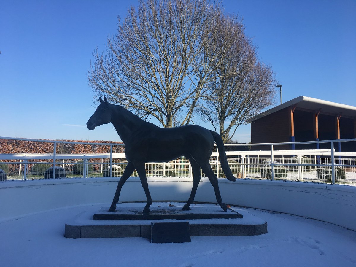 debutantedancer's tweet photo. Took a quick walk around @EpsomRacecourse earlier today, definitely looks a little different to @Investec_Sport Derby day. #localcourse #only93daystogo https://t.co/rQLfomVqVT
