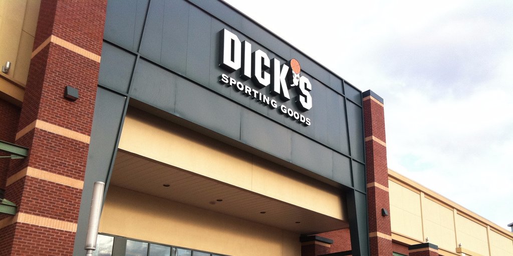 BusinessInsider's tweet photo. Dick's Sporting Goods will stop selling assault rifles 'permanently' https://t.co/mzVBtdM66B https://t.co/HVipfAc1sL