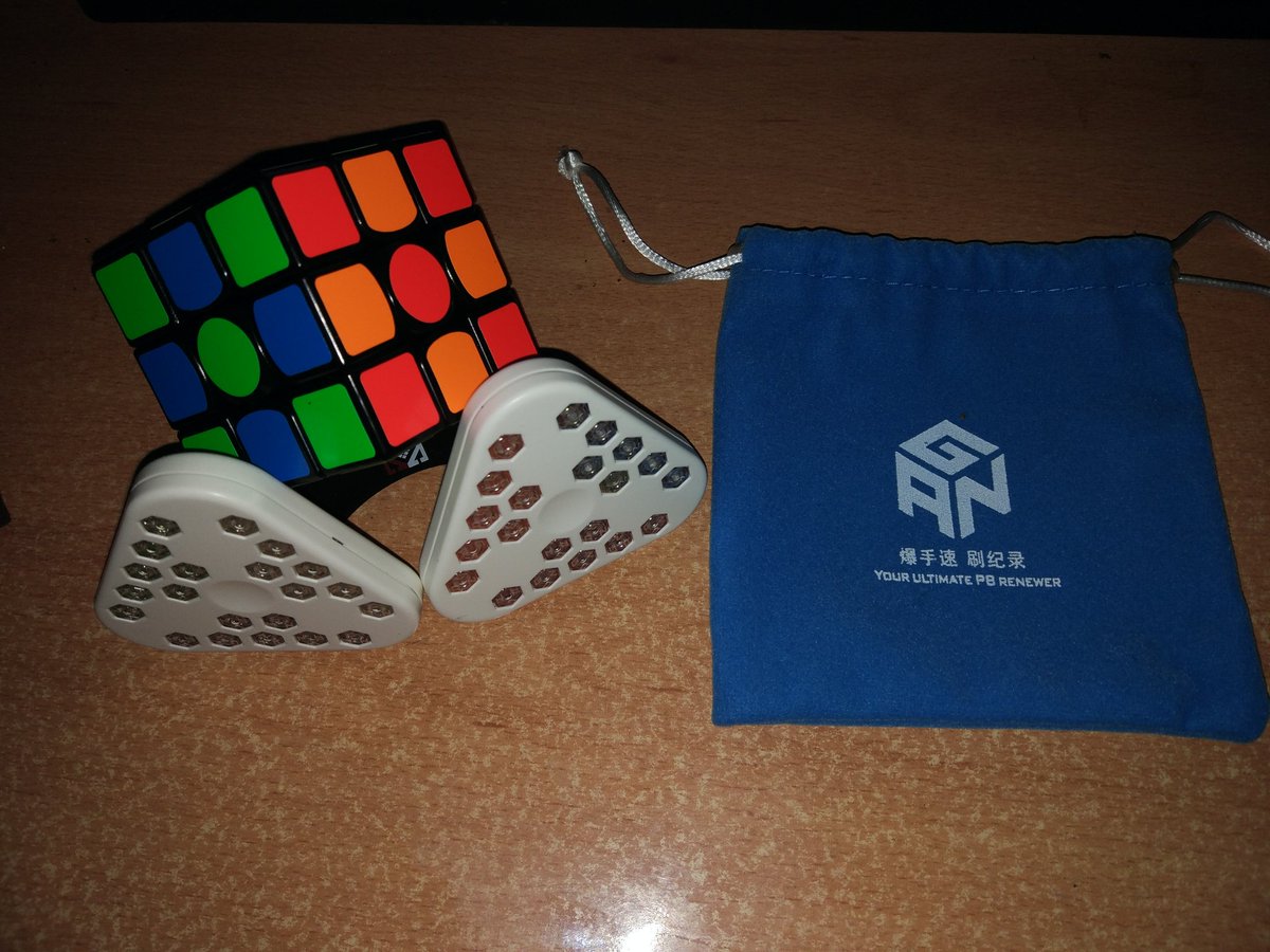 OMLesh_'s tweet photo. Ya hacía tiempo que le tenía muchas "gans" al cubo y por fin es mío. #MisCubosKubekings https://t.co/bVDfXKbHge
