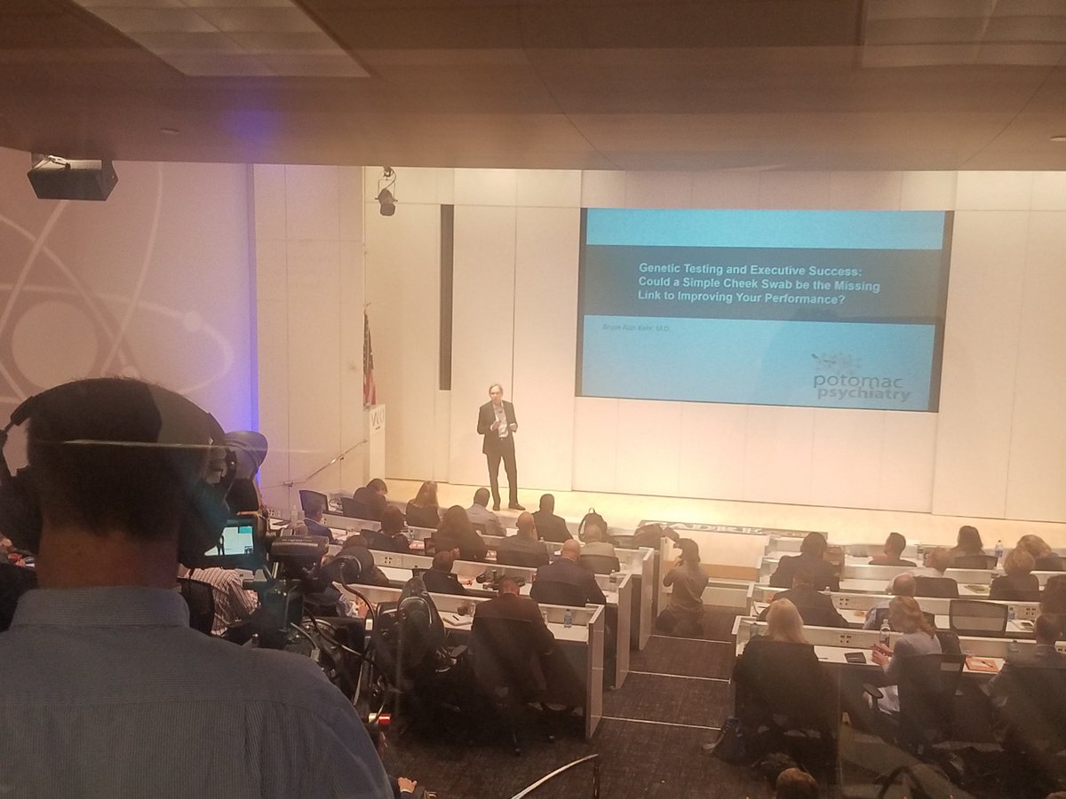 melanietc's tweet image. The @DrBruceKehr wow&apos;ing us on DNA &amp;amp; genetics! #CADREcon #cadredc