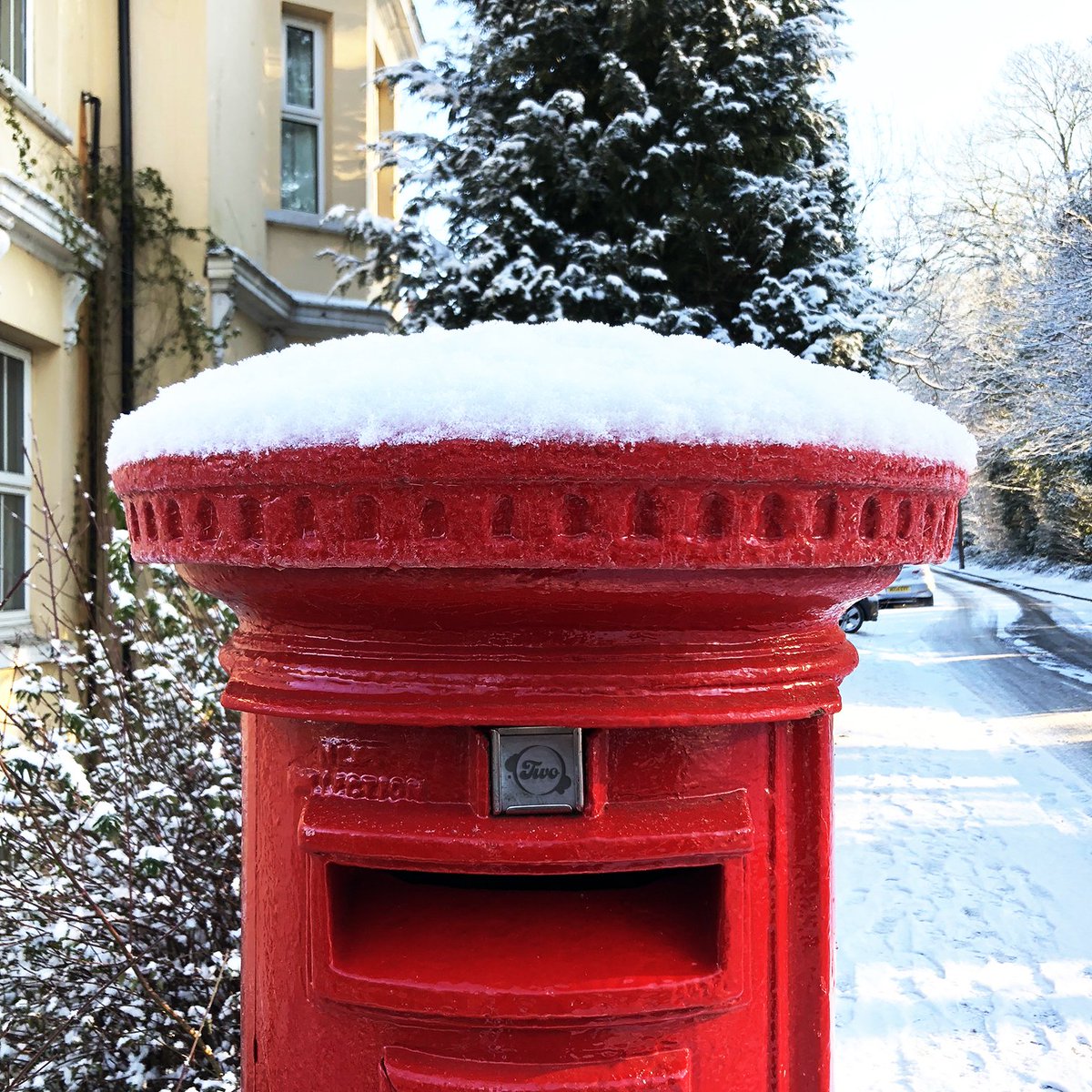 TwoUkDigital's tweet photo. Get home safe people! #snowday #twoukdigital https://t.co/5NnZFRxNnT