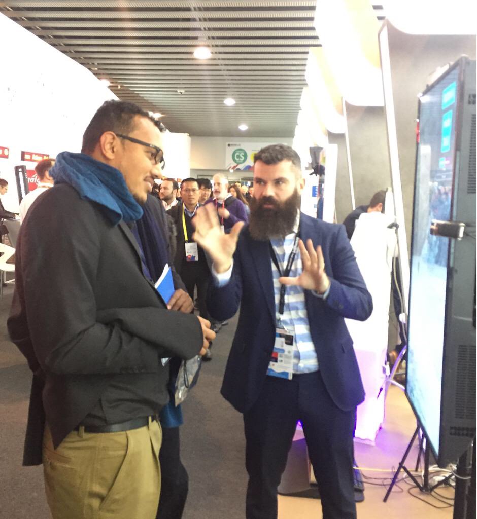 Bismart2009's tweet photo. The show must go on #MWC18 #Artificial_Intelligence #IntelligentVideoWall #TargetedLiveAds @tic @accio_cat https://t.co/pq5Se9h3Mt