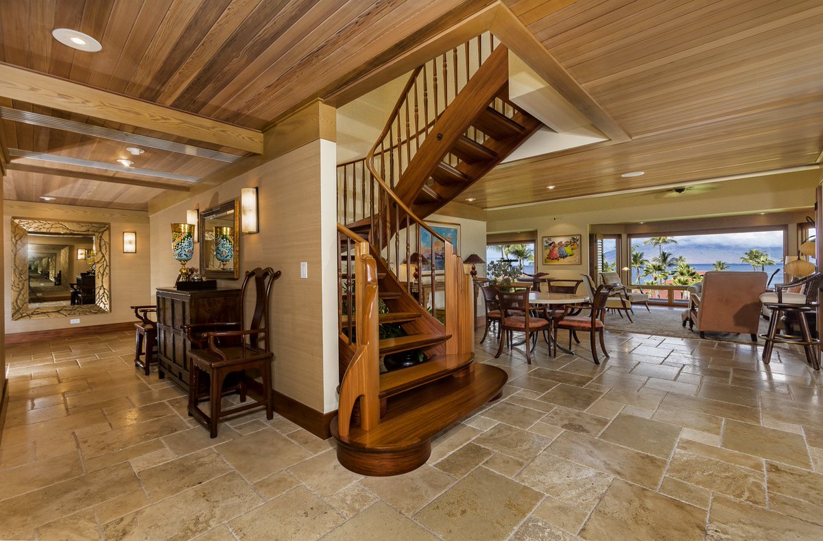 corcoranpacific's tweet photo. Unique opportunity to own a completely renovated & elegantly furnished double villa in Wailea Point. Panoramic ocean views & amazing amenities! Check out more beautiful photos here: https://t.co/xiJCKa3l0i #elitepacificproperties #wowwednesday #mauiluxuryhomes #waileapoint https://t.co/B7L9wNkp4S