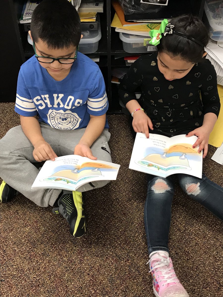 MrsWalkerCSE's tweet photo. We started book clubs today and the dove right in! ❤️@CSEROCORI https://t.co/AiTkl7ryEB