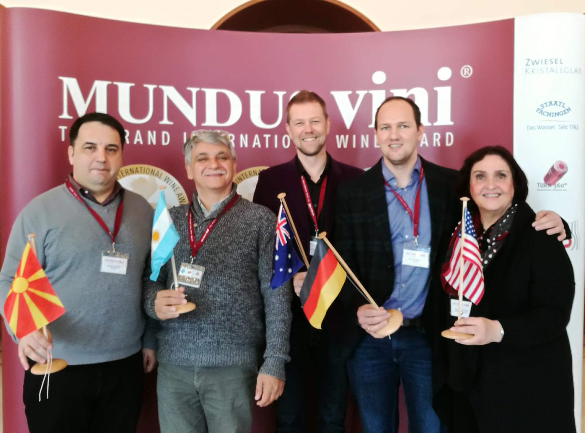 QWWineExperts's tweet photo. Thank you @MeiningerWBI Team for a fabulous @mundusvini Grand International Wine Award Spring Tasting 2018!

#mundusvini #winecompetition #mundusvini2018  #springtasting #wineaward #winetasting #judge #winelove #vino https://t.co/YpG8qzLTit