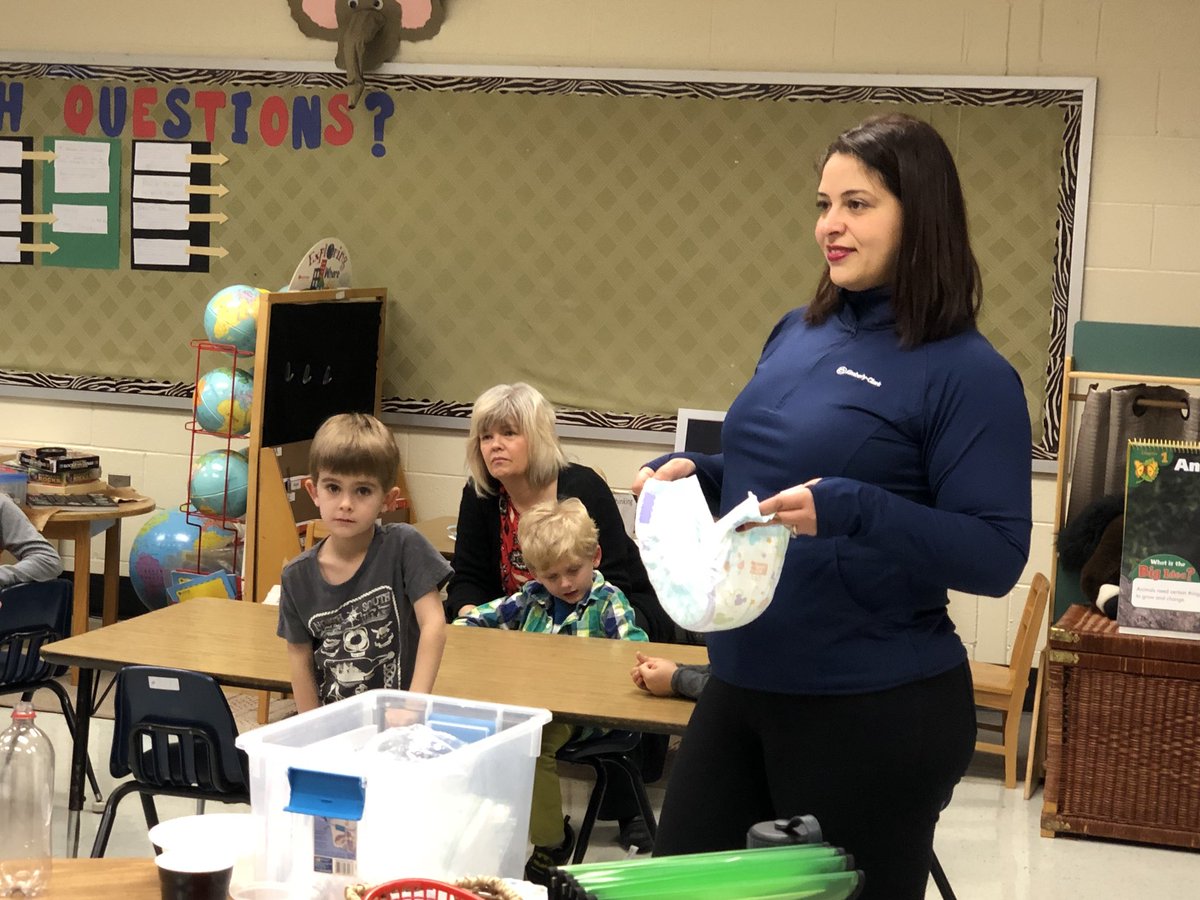ADean84's tweet photo. #HandHygiene #PretendGerms #EngineeringADiaper #RealLifeSTEM Thank you Kimberly Clark for the awesome STEM experiments! @TrittSTEM @CTommasello https://t.co/hXyUOsHrnE