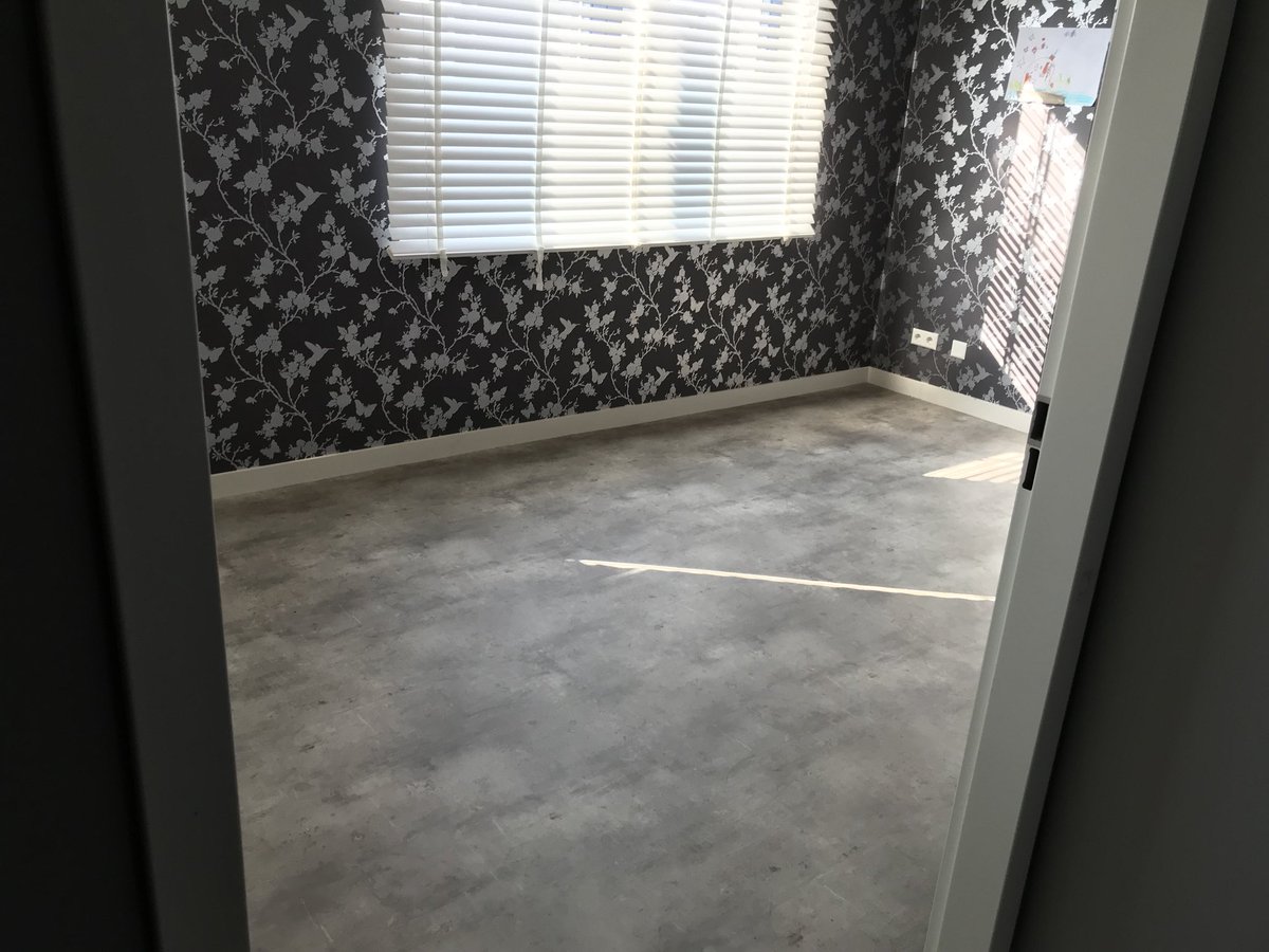 Marcusinterieur's tweet photo. In samenwerking met @martinevanassen interieuradviseur, project opgeleverd met beton vinyl. https://t.co/gaOWeGR99T