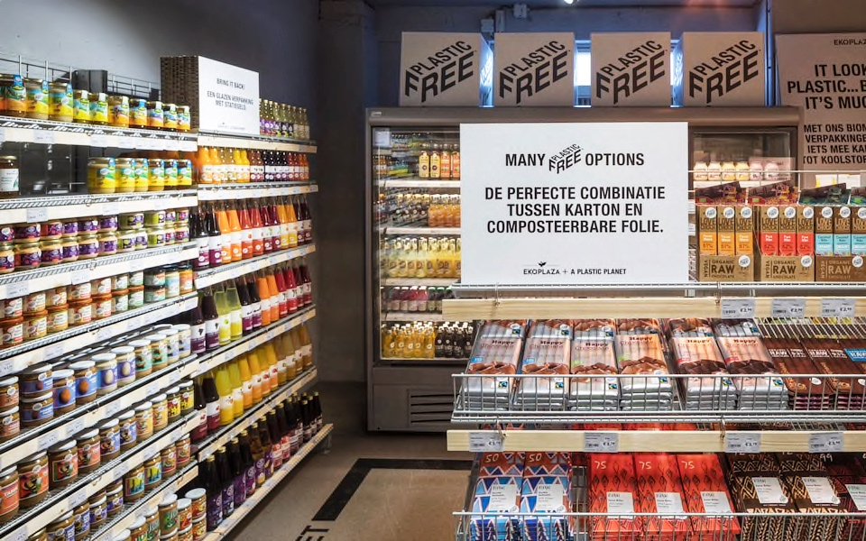aplastic_planet's tweet photo. Les rayons sans plastique sont un moyen très innovant de tester les #biomatériaux #compostables, qui offrent une alternative plus #écologique aux emballages en #plastique, explique le directeur général d’Ekoplaza #ErikDoes @CarrefourGroup @AholdDelhaize @AUCHAN_France @monoprix https://t.co/tWJJ06OGrk