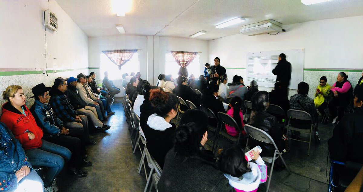 chumel_galvan's tweet photo. Seguimos trabajando en asambleas comunitarias con el Plan de expansión 2018  para la instalación de Comedores Comunitarios #TeInvitoAComer #TeamChihuahua https://t.co/xFn29nU2xD