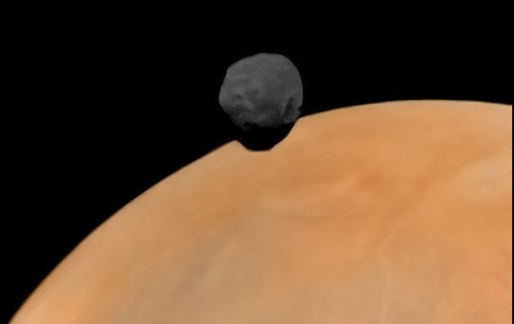 Rainmaker1973's tweet photo. A dark #Phobos is seen against a red #Mars (what other color!) from #Phobos2, #Today in 1989 https://t.co/5ob24E4RE5 [image processed by @tsplanets] https://t.co/l2PYEYlQpV