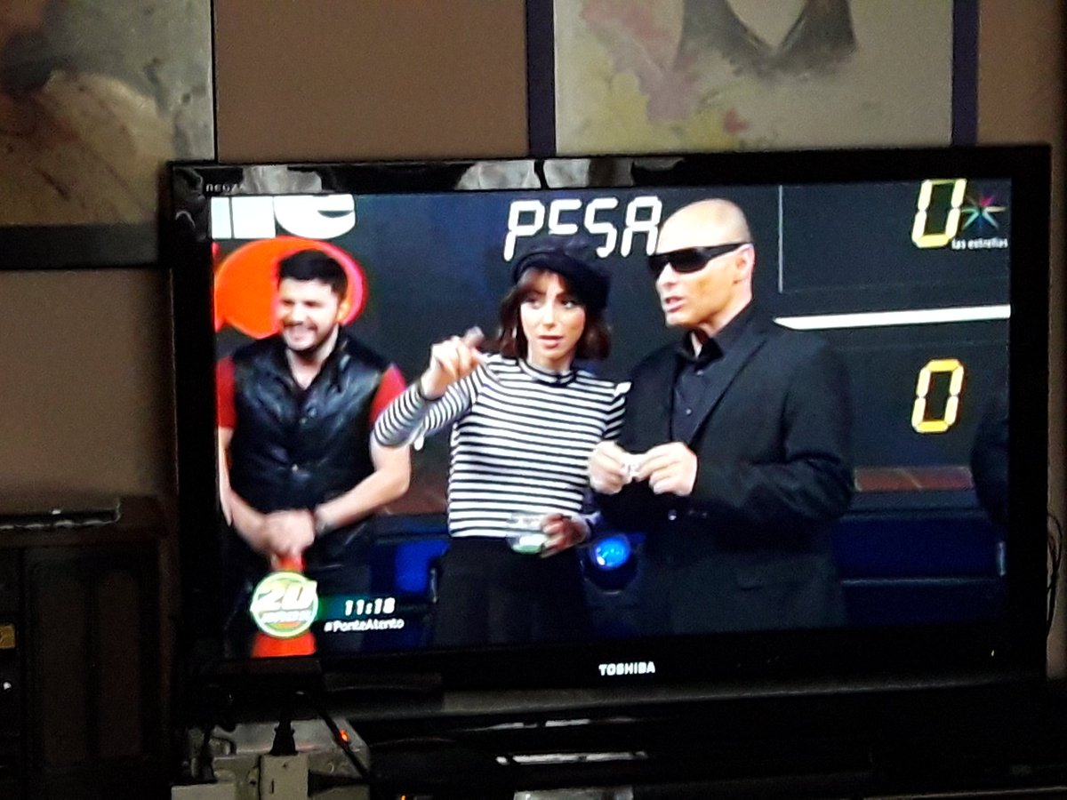 Cynarsu's tweet photo. @GrupoCaloMX @programa_hoy Pobre Claudio @yartooficial, le hicieron trampa con la báscula 😂... Maya @Maya_Karunna que HERMOSA te ves 🌹 #PonteAtento #CalóEstaDeVuelta 🎶✌💜😎 https://t.co/2dvEsVaEUk