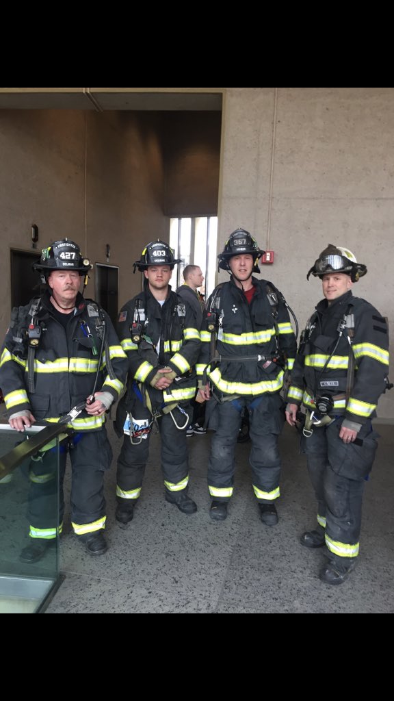 BSleurs's tweet photo. Last weekend was killer with the stair climb and Crossfit open 18.1 https://t.co/aqPD5uY3KZ