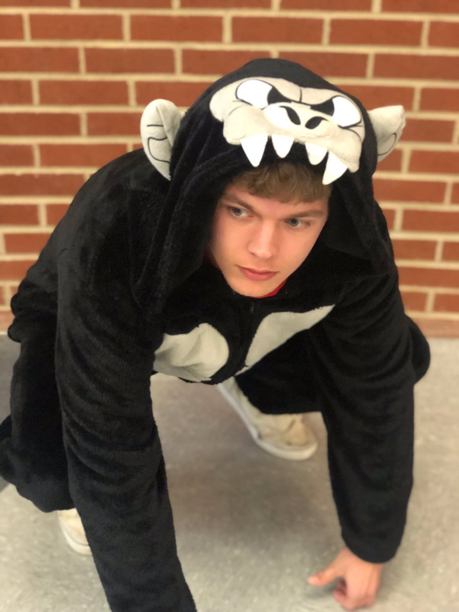 TCJuniorMister's tweet photo. Our next Junior Mister contestant is Cole Frazier. Cole will be playing guitar and singing for his talent. Fun Fact: Cole says "I hate spinach. eww eww eww. get that yucky green stuff away from me." Come watch Cole shine as he competes this Saturday!!!! ✨✨✨ https://t.co/ffc1CH9fvD
