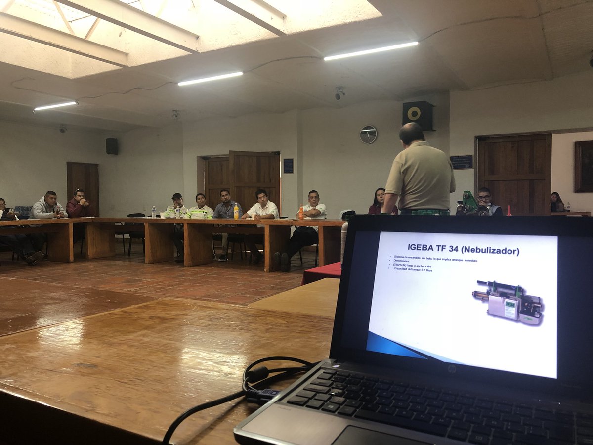 karlo_Romero's tweet photo. Capacitación en #GDL cómo utilizar un nebulizado #Igeba para el #ControldePlagas #pestcontrol en #industriadealimentos @AgroMundoMx y @macropres comprometidos con el conocimiento de #BPM’S https://t.co/Xpb9FSrgTu