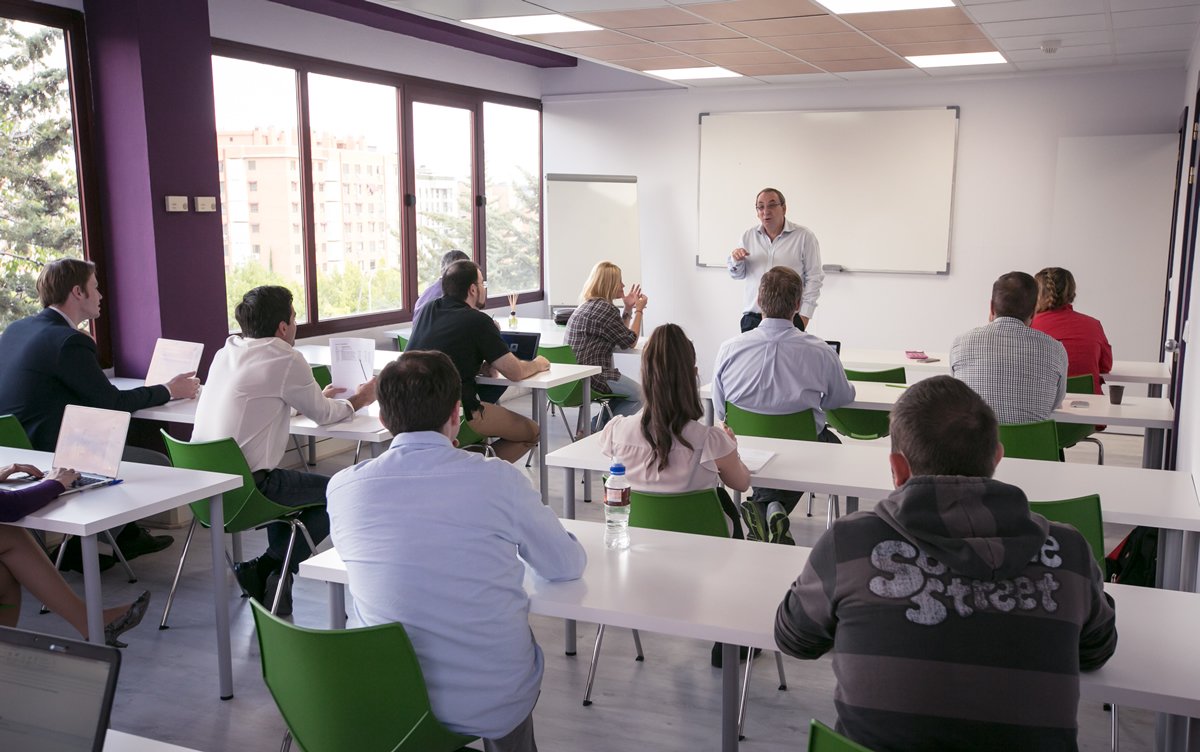Coworking3C's tweet photo. Reuniones con clientes, charlas, formaciones... Todo lo que necesites en @Coworking3C #reuniondeempresa #meeting #meetingspace #meetingday #coworking #coworkers #reunión #TresCantos #Madrid
---> Más info: https://t.co/rOxegZ37DN https://t.co/crzZ3rZkSo