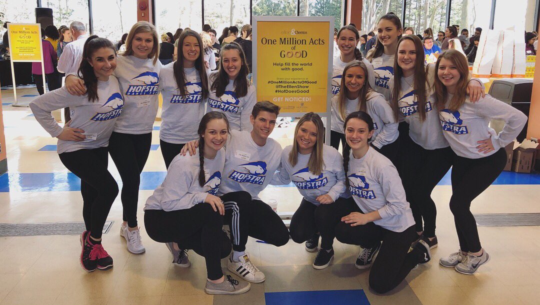 lili_nash's tweet photo. Help fill the world with good!💙💛
#onemillionactsofgood #hofdoesgood 
@TheEllenShow @GeneralMills https://t.co/pyoOKIH2cr