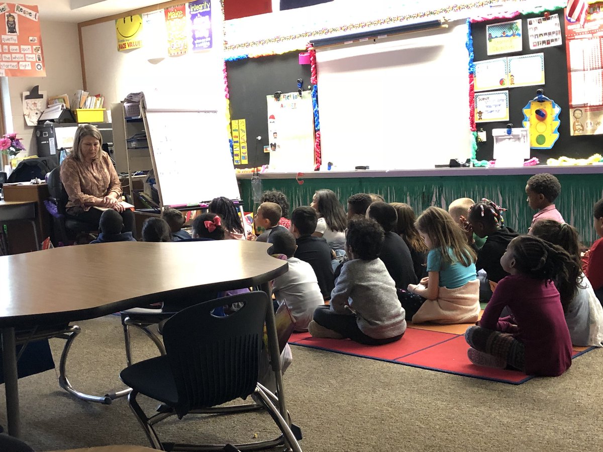missymom15's tweet image. BPE kinders learn how to “be a good seed” (friend) from listening to @ShaunaMoore2 read them THE BAD SEED!  #modellesson @DrAngieLewis #wearewayne