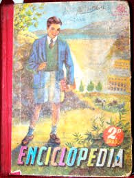 #DDC18_1 ¿Cómo han evolucionado los libros de texto? Antes solo se usaba uno para todas las asignaturas. En mi IES, los alumnos de primero usan 3 materiales en clase: Ipad, cuaderno y estuche.