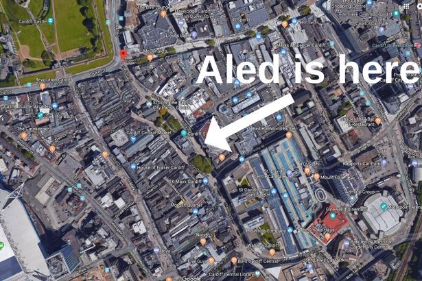 InkBlot360's tweet photo. Maybe it's a good idea NOT to tell your mates if you find yourself on #GoogleMaps especially if they're good with #Photoshop. Things escalate as expected in this @walesonline article https://t.co/t9bUtPPMdQ https://t.co/7xSJF9gAtl