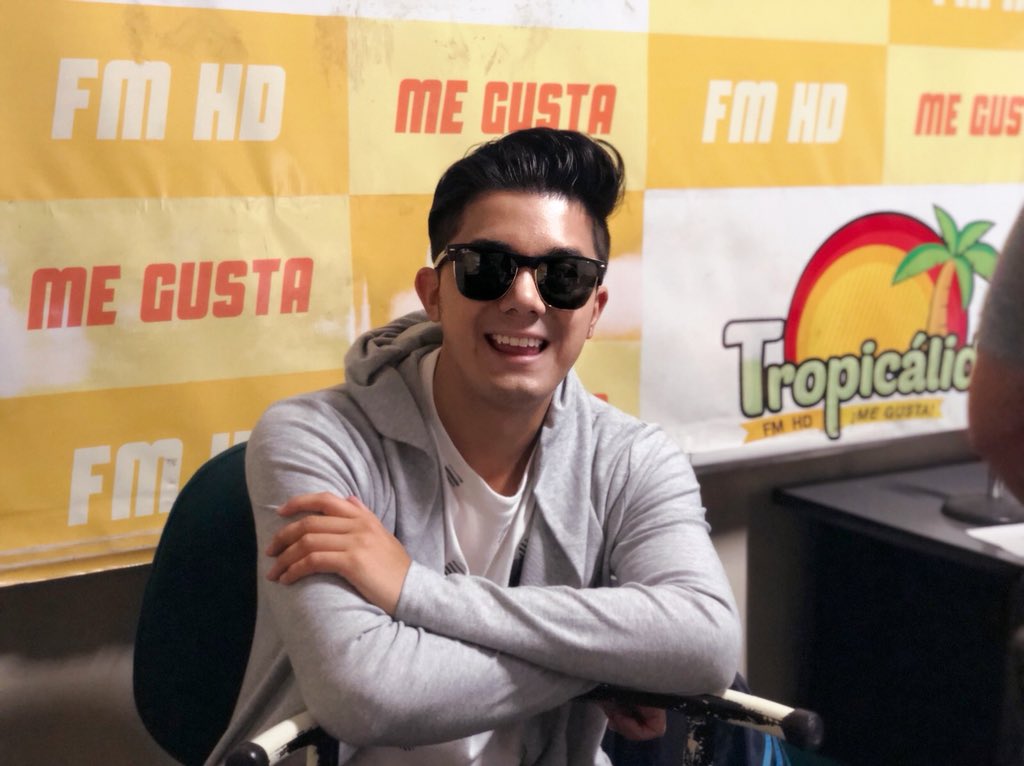 willietamayoec's tweet photo. Arrancamos el 2do día de la gira de Medios de Fuego Entre Tú y Yo 🔥 aquí en Guayaquil con Radio @TropicalidaEc 91.3 FM 📻 #willietamayo #fuegoentretuyyo #guayaquil #radio #tropicalida #gye https://t.co/XWy412qXb5