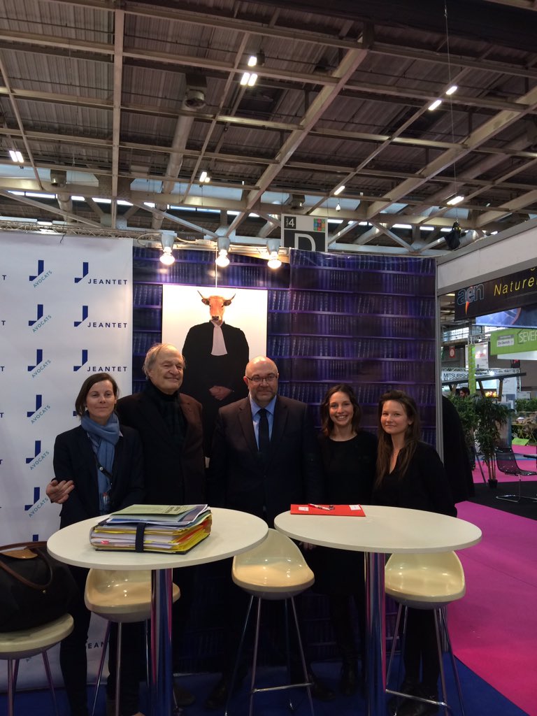 jeantetAgro's tweet photo. Visite du ministre de l agriculture sur le stand Jeantet au #SIA2018 et échanges sur les #EGalim ! Rdv demain à 12h pour décrypter le projet de loi sur l équilibre des relations commerciales @CoopdeFrance @ANIA_FRANCE @FCDfrance @CarrefourFrance @MichelBoyon https://t.co/haQzV1klU9
