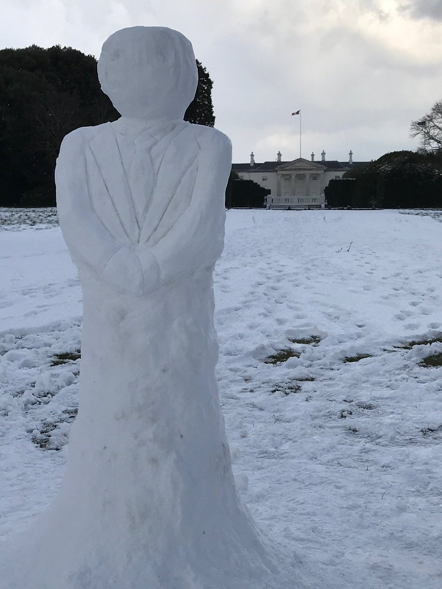 Whoever made the Michael D snowman outside Aras an Uachtarain is an absolute legend! #sneachta #snow #snowday