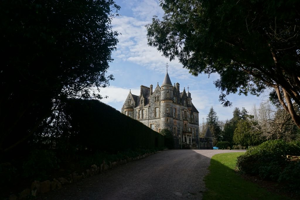 linkacademy_'s tweet photo. Add Blarney Castle to our list of explored places on #IreLink☘! We explored the castle, the grounds, and even got to kiss the blarney stone which is supposed to give you eloquent speech! https://t.co/UOEuCSdSrR