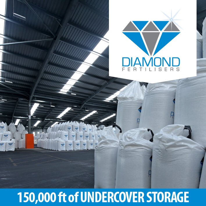 Diamondfertilis's tweet photo. #beastfromtheeast may have been with 2/3 inches of snow, but you have peace of mind knowing all @diamondfertilisers are stored undercover and remain in perfect condition #fertiliser #qualityfert #qualityserviceprice https://t.co/XtuJ2cXIoZ