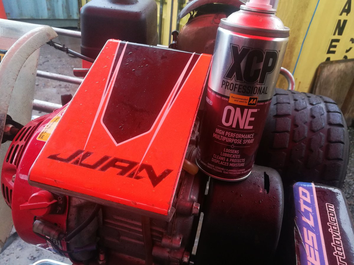 MaxAttaq's tweet photo. Wet test session, but a dab of this beauty behind the plug leads works wonders! Like clockwork. #xcp #xcppro https://t.co/1TGs4mHH53