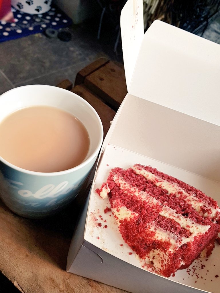 Surprise treat from <a href="/VAmbianceMonton/">Vintage Ambiance Monton</a> making a very cold day a bit better!! Thanks guys 😘