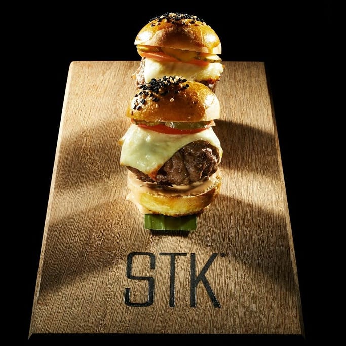 culinaryveg's tweet photo. Midtown’s sexiest steak and seafood house @eatstk will be hosting a new Rush Hour Happy Hour featuring wallet-friendly specials created by Executive Chef Andrea Montobbio
#stk #STKAtlanta #atlnightspots #Culinaryveggout #carenwestpr https://t.co/vrkkKp8shB