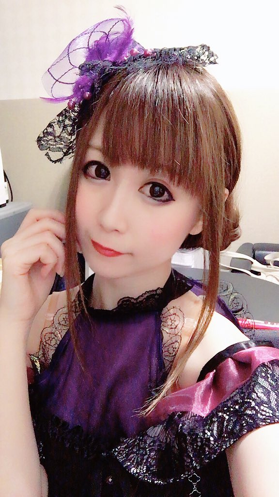 sionyuki97's tweet photo. 『AniCover Vol.1』in目黒Kahoo
ありがとうございました❄️

ICE Lab.2回目のLIVE！
いかがだったでしょうか！

照明さんが曲中に青と紫のライトにしてくださってめっちゃ嬉しかった💙💜

もっと歌ってみた動画あげていきたい〜☃️！！ https://t.co/lc3KWKh5Vz