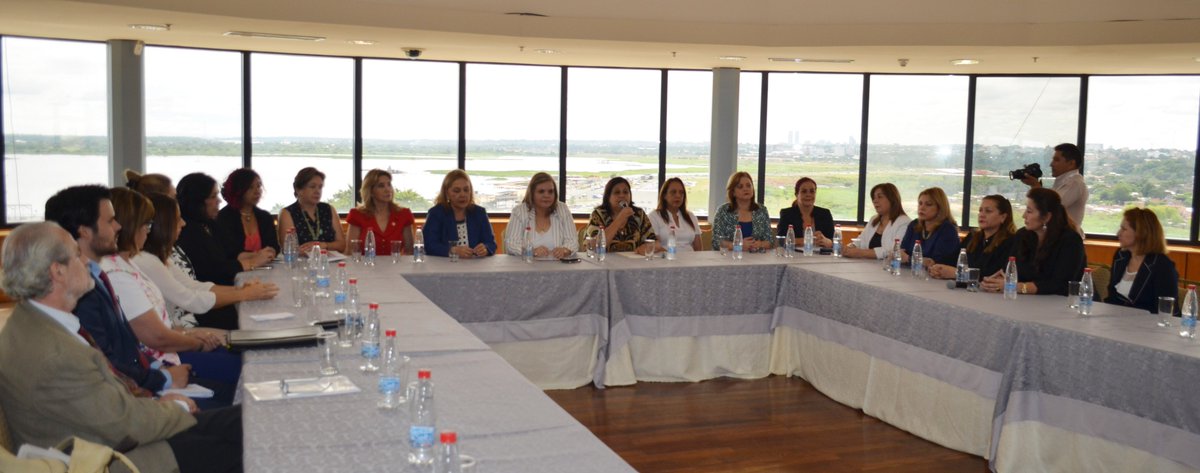 SenadoresPy's tweet photo. #AHORA El Grupo Impulsor por la Paridad Democrática (GIPD), junto a senadoras impulsoras, realizan una conferencia de prensa para presentar la campaña que impulsa el tratamiento legislativo y la promulgación parlamentaria del Proyecto de Ley de Paridad Democrática #SenadoPy https://t.co/UKibNrFyv3