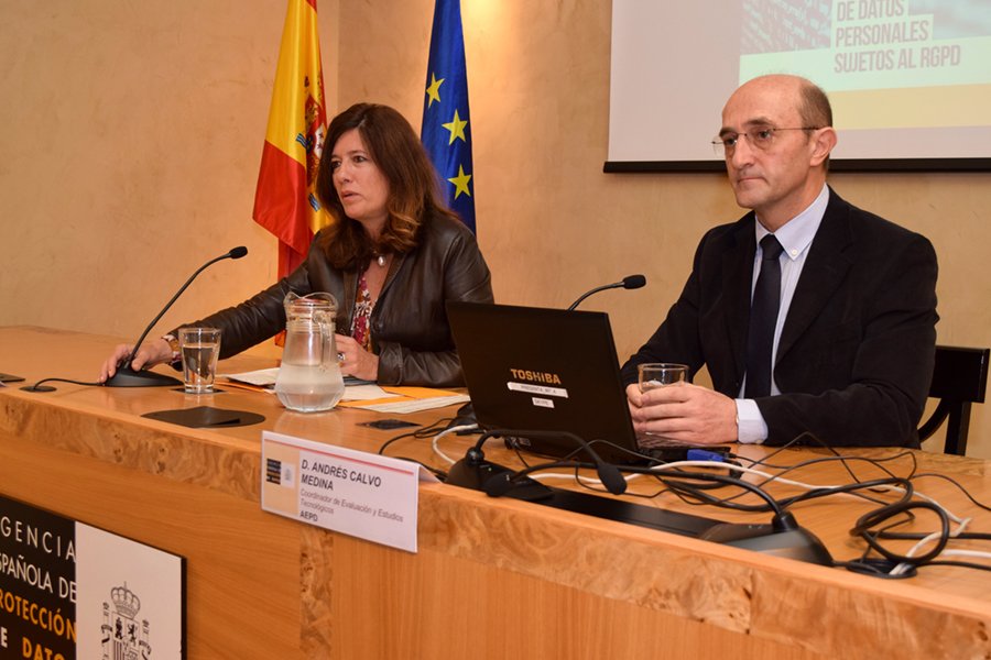AEPD_es's tweet photo. Aquí tenéis la nota de prensa de la presentación de las guías de Análisis de Riesgo y Evaluación de Impacto en la Protección de Datos, que ha tenido lugar esta mañana en nuestra sede. #RGPD #ProtegeSusDatos https://t.co/qzdbrLRlYj https://t.co/7klUGrL1Pv
