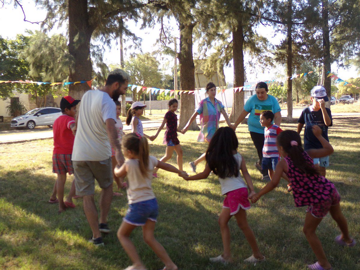 #Cultura Esta semana concluyeron los talleres culturales en los barrios. Enterate de qué se trataron >>bit.ly/2GKJeyw