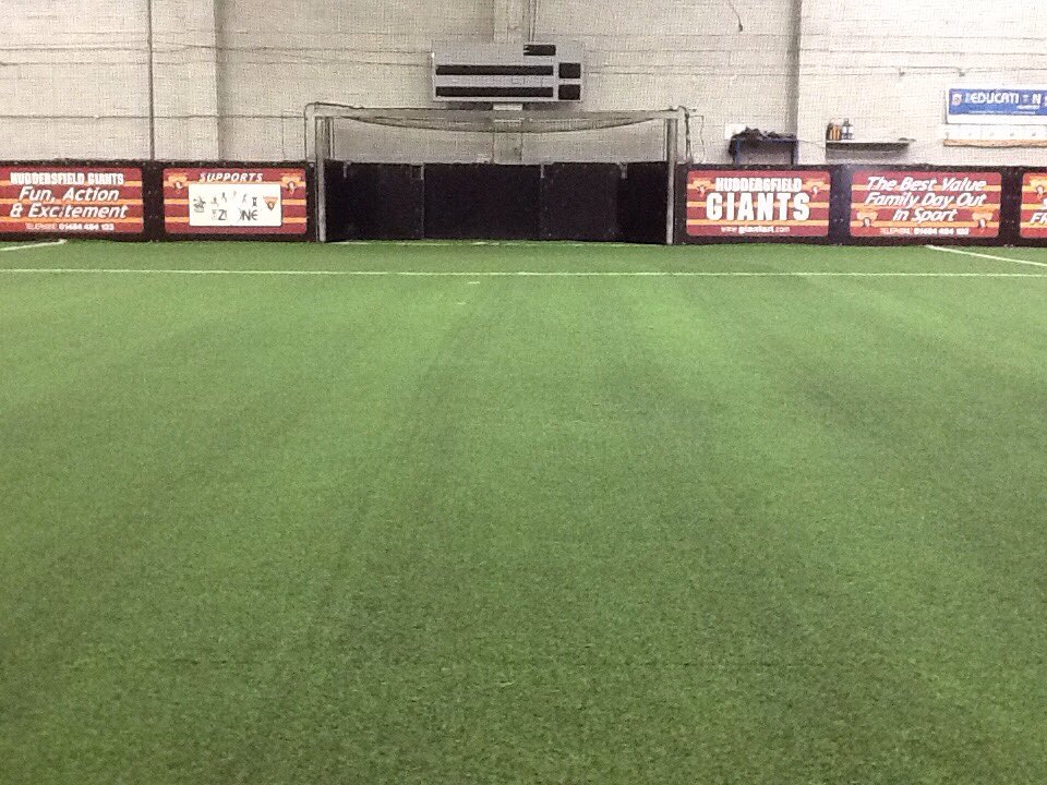 thezonehud's tweet image. Pitches looking fresh after the monthly maintenance visit this morning, ready for the rest of the weeks pitch bookings! #huddersfield #pitchhire #3Gsurface #indoors