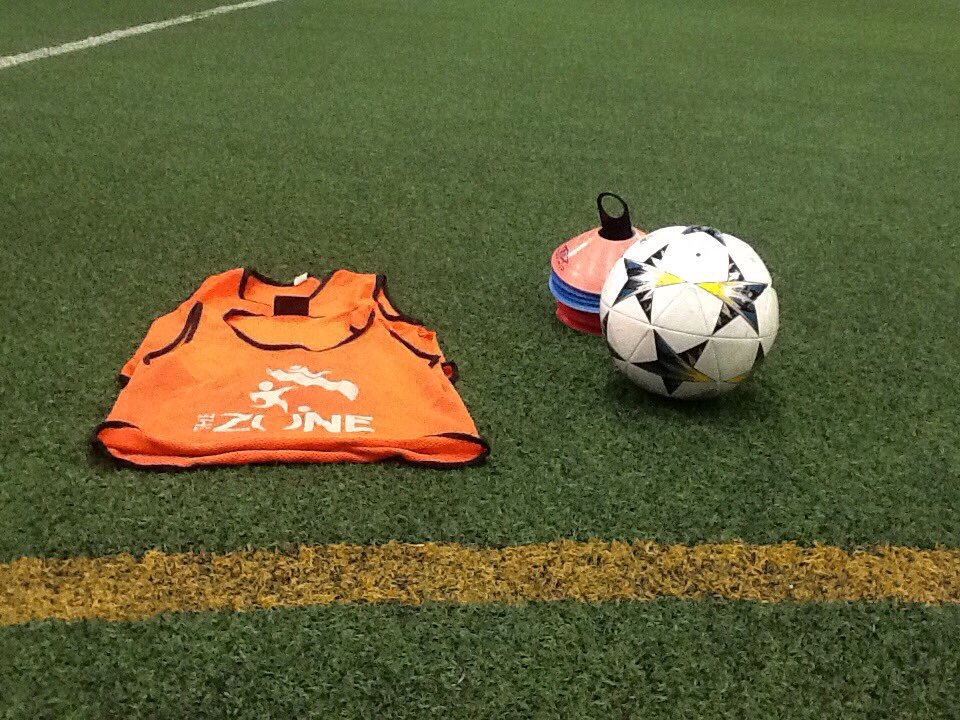 thezonehud's tweet image. Pitches looking fresh after the monthly maintenance visit this morning, ready for the rest of the weeks pitch bookings! #huddersfield #pitchhire #3Gsurface #indoors