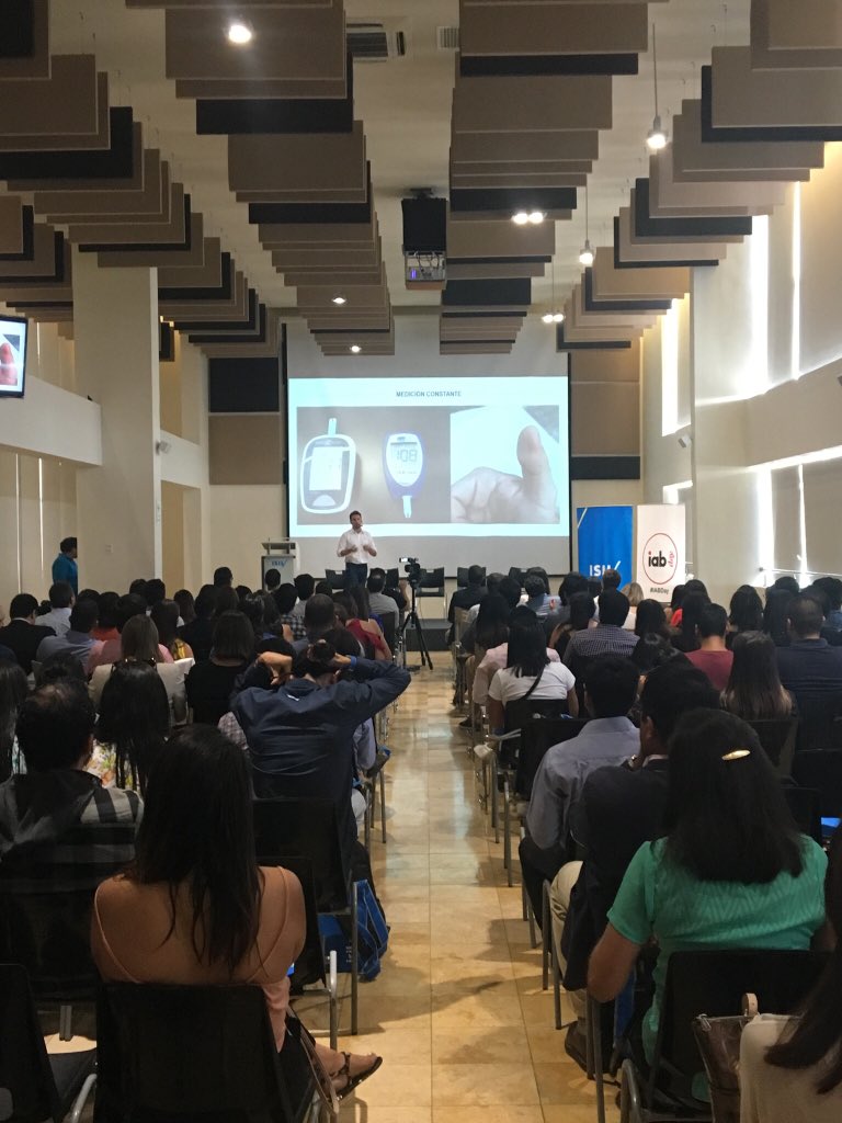 iabperu's tweet photo. Empezamos con nuestro #IABDay “Métricas digitales: ojos que no ven, plata que no entra” https://t.co/pzpjfyykYR