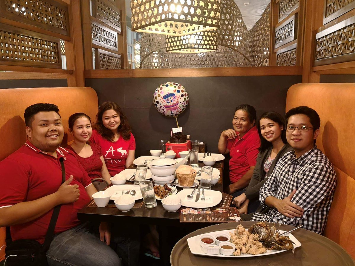 kandidkams's tweet image. Belated birthday bash for our beloved MAAMy Meds! Mangasaba gihapon sya mga besh. Same old brand new.  Hahaha! We love you to bits &amp;amp; bunches! 😘❤️🎂🎈🎉 
#60something #debutcoming