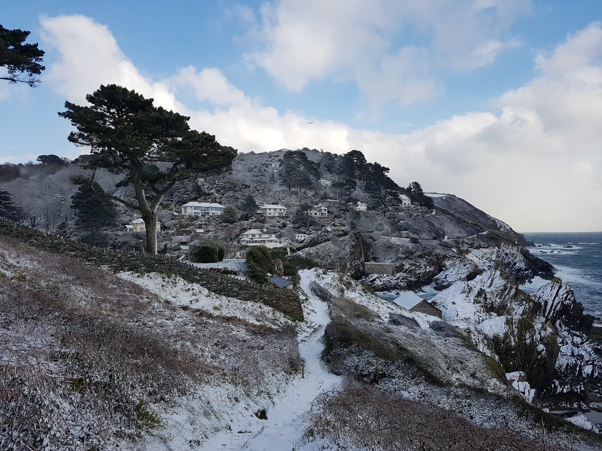 thebluepeterinn's tweet photo. Happy Winter Wednesday from gorgeous Polperro https://t.co/1e0QuX2WAA