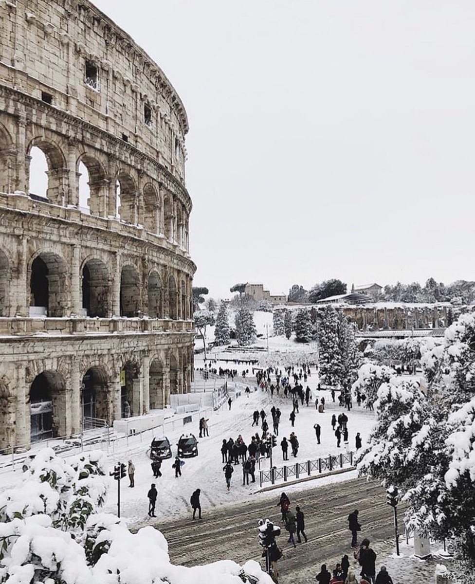 #Rome views.. 
Image: @travellingthroughtheworld via Instagram 
#wanderlustwednesday #honeymooninspo