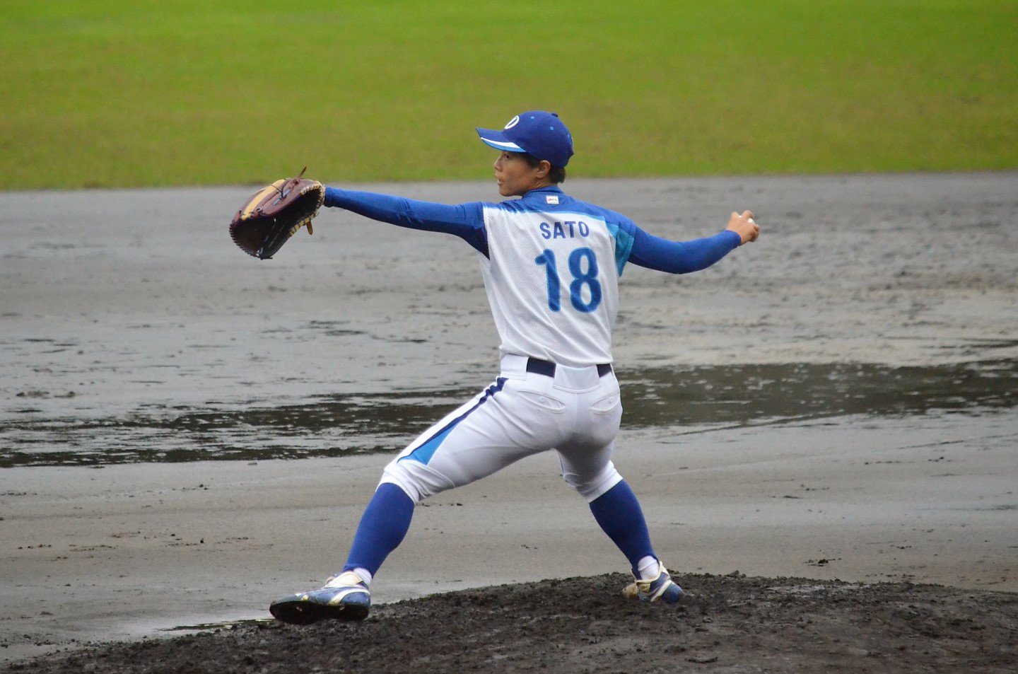 春雪 今夜は雨ですね 雨と言えば この試合です 昨年10 28 女王決定戦1戦目 雨が降りしきり すごいグラウンド状況での試合でした 拡がれ女子プロ野球 女子プロ野球18 愛知ディオーネ