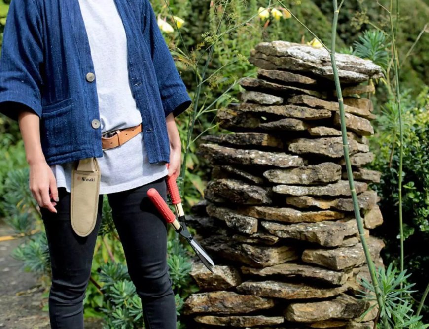 Are you struggling to find the perfect present for your green fingered friend? Or just looking for that perfect mid-week treat? Have a look at this <a href="/independent/">The Independent</a> article on the 10 best gifts for gardeners bit.ly/2GCruVY