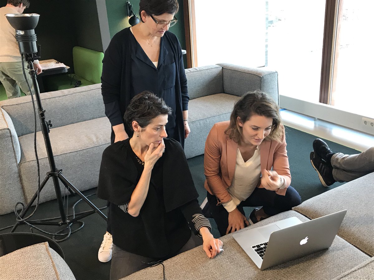 Golfnl's tweet photo. Niemand minder dan @Annevandam ‘in da house’ bij @Golfnl! #fotoshoot #golfmodel #powerwoman #thankyouAnne https://t.co/p4uoPIRrGv