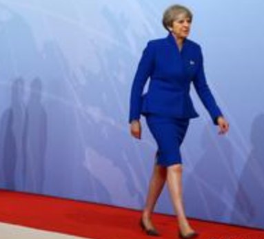 OpenBritain's tweet photo. Theresa May says "no UK prime minister could ever agree" to the latest EU proposals of dividing the UK.
No British Prime Minister would stay prime minister for 5 minutes if they agreed to an outside power breaking up Britain.
#BackOffEU
#Brexit https://t.co/PUeu7Vr2zA