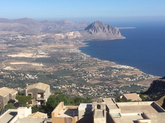 isisneutronmuon's tweet photo. Want to know more about neutron instrumentation, sample environments or software development? Register today for the Erice School “#Neutrons for #Chemistry and #Materials Science Applications” taking place in #Erice, #Sicily July 4-13, 2018 https://t.co/XiY50oirL4 https://t.co/8p3JMhqKE8