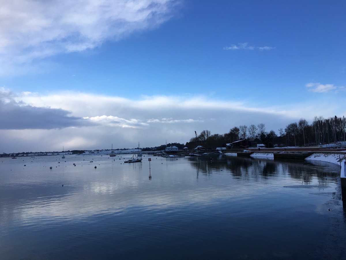 WildlifeGadgets's tweet photo. Lovely snowy scenes along the #Deben yesterday.
#backsuffolk #lovesuffolk #woodbridge #snow https://t.co/xMGT4753Re