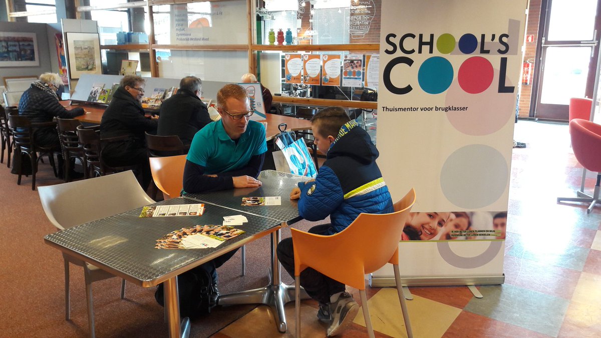 biebwestland's tweet photo. @SchoolscoolWL houdt spreekuur voor groep 8-ers @biebwestland 
Vraag over huiswerk? Begeleiding nodig? Kom langs! https://t.co/iSVNpExwQi